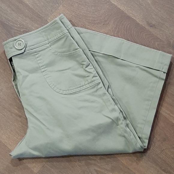 Larry Levine Woman's Stretch Khaki Green Capri Wide Leg Size 10 Cotton Blend - Picture 6 of 6